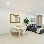 Διαμέρισμα Sunlit Modern