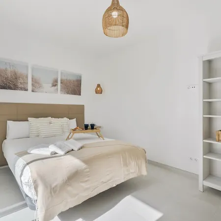 Sunlit Modern Apartamento *