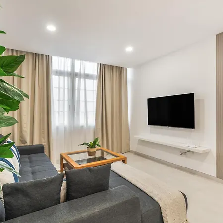 Sunlit Modern Apartamento *