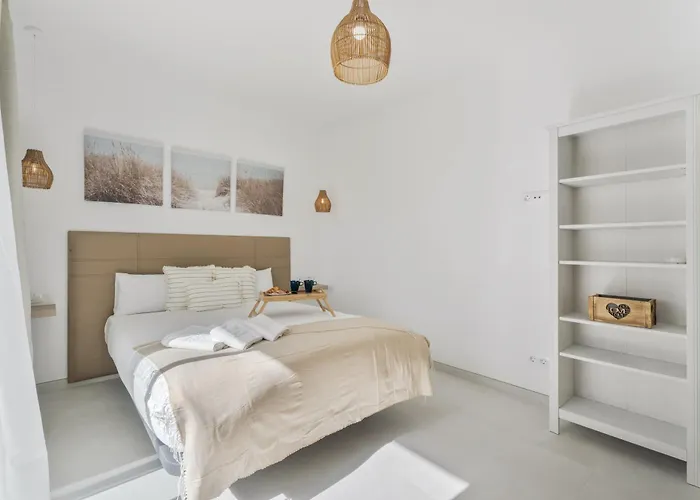 Sunlit Modern Appartement